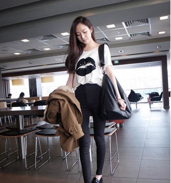 Drama Queen Big Lips Blusa Casual