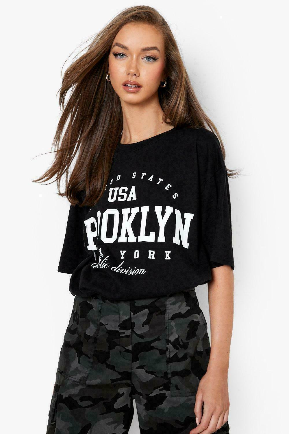 Rebel Spirit Round Neck Short Sleeves Blusa Con Estampado