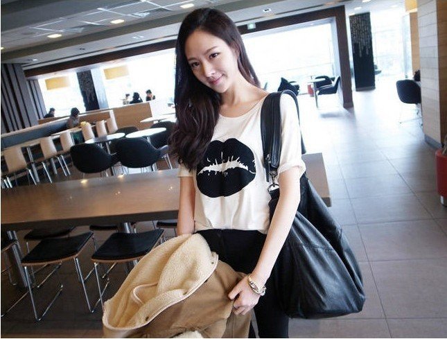 Drama Queen Big Lips Blusa Casual